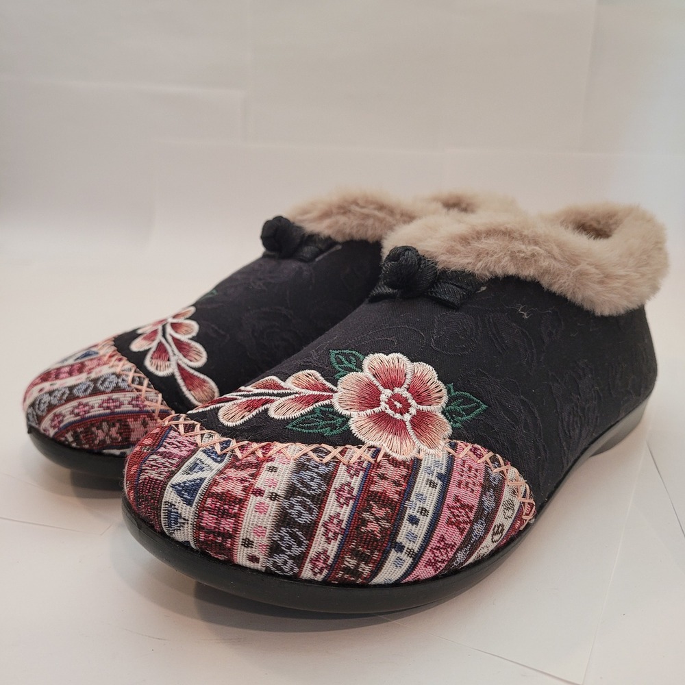 Lian‎ Women Size 11 Black Traditional Chinese Embroidered Floral Slipper Mules